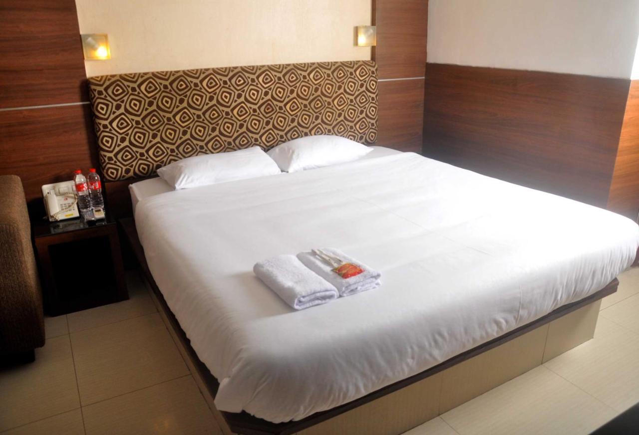 Ams Penthouse Hotel Jakarta Luaran gambar