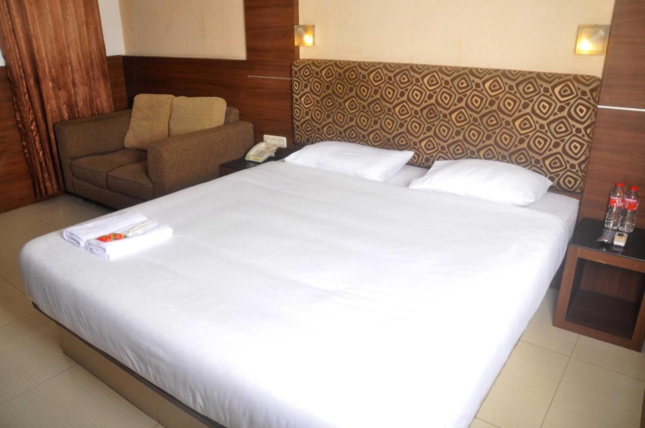 Ams Penthouse Hotel Jakarta Luaran gambar